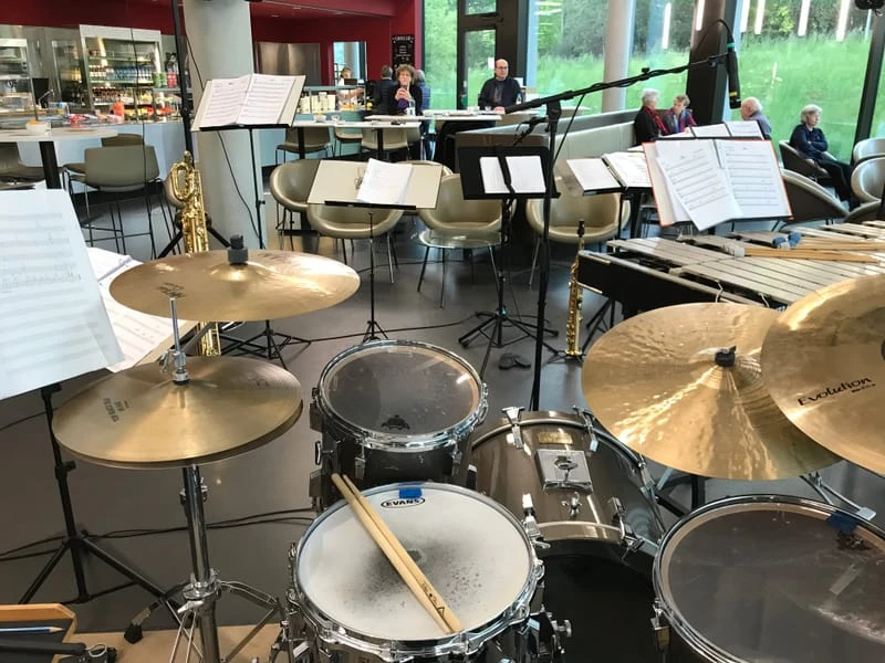 Clubatmosphäre im Campus der FHNW